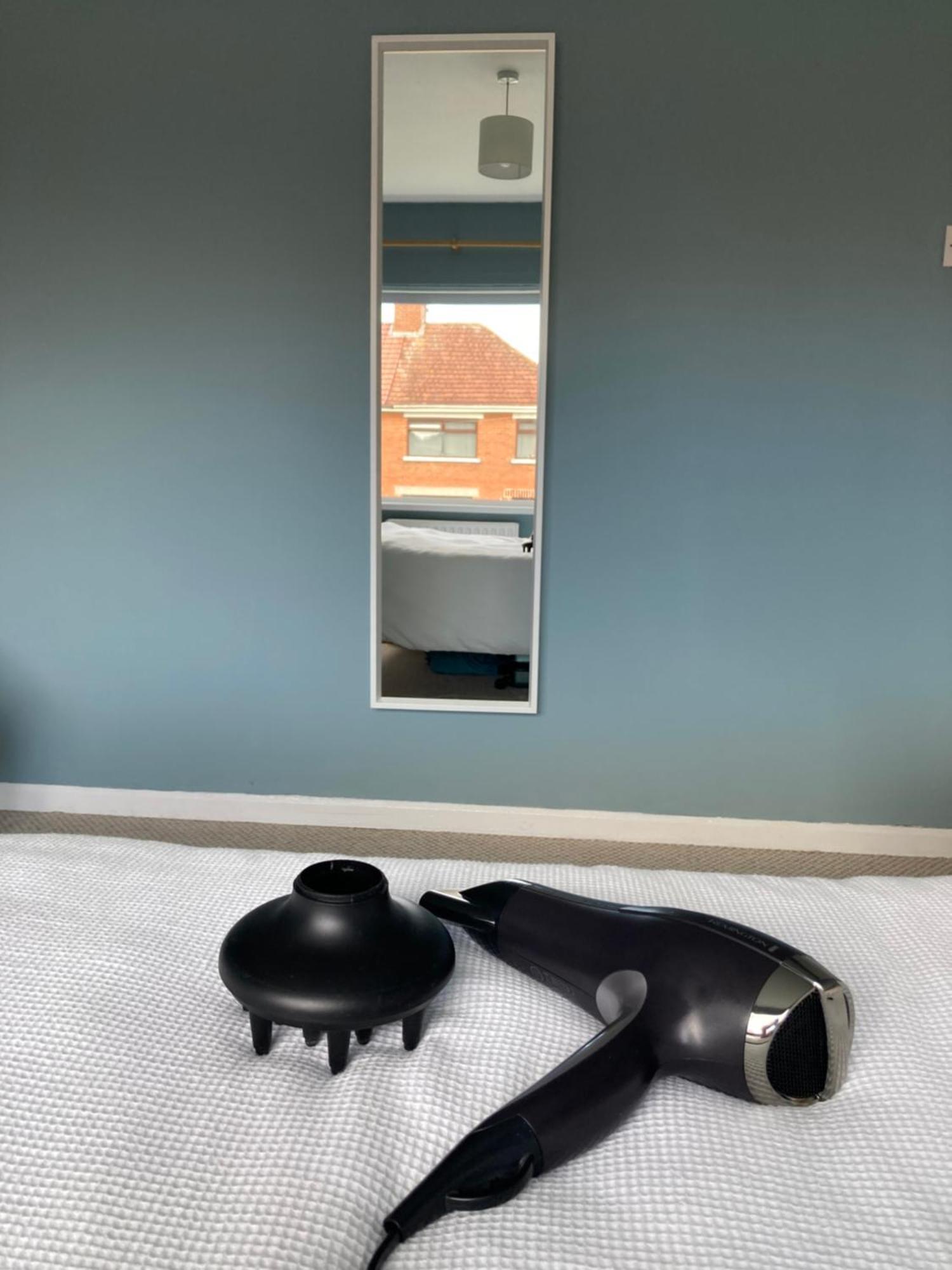 Cosy At Cumberland - Double Room With Shared Bathroom Dundonald  Exterior photo